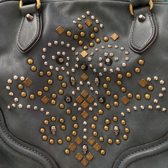 Guess blue handbag with bronze, silver and skull details - Picture 2 of 7